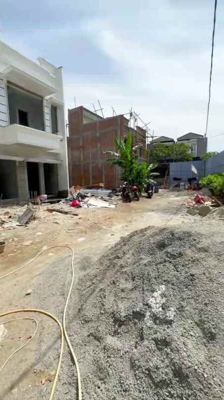 dijual rumah lenteng agung