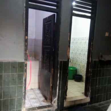 dijual rumah letak strategis