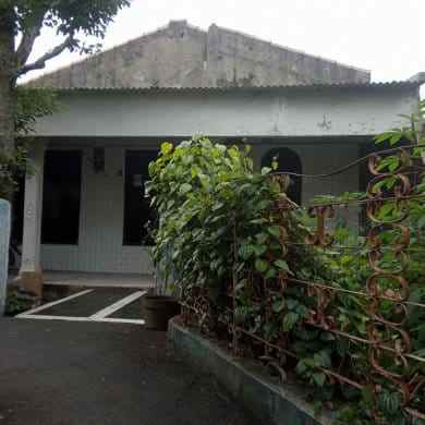 dijual rumah letak strategis