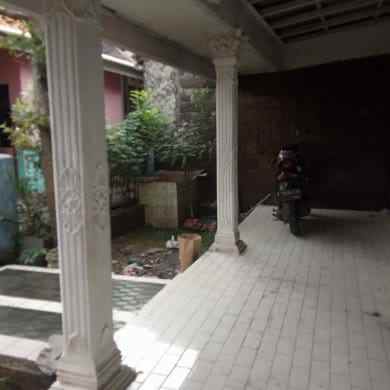 dijual rumah letak strategis