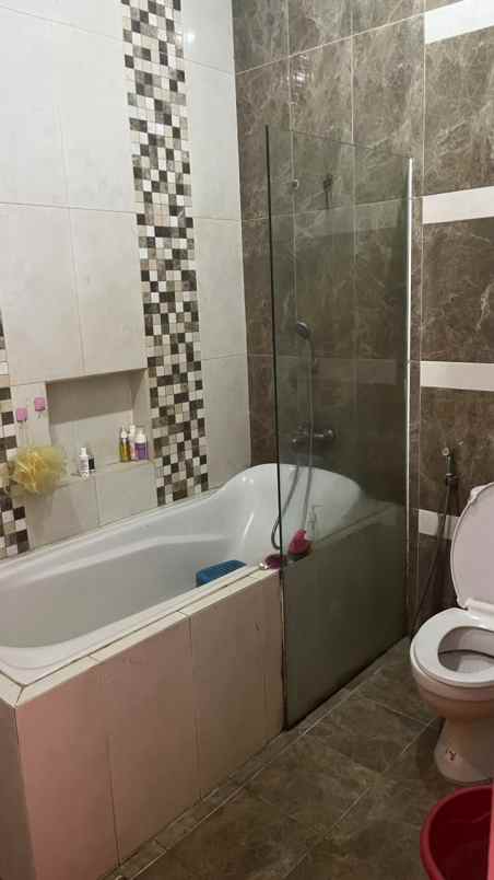 dijual rumah lokasi perum sulfat indah kota malang