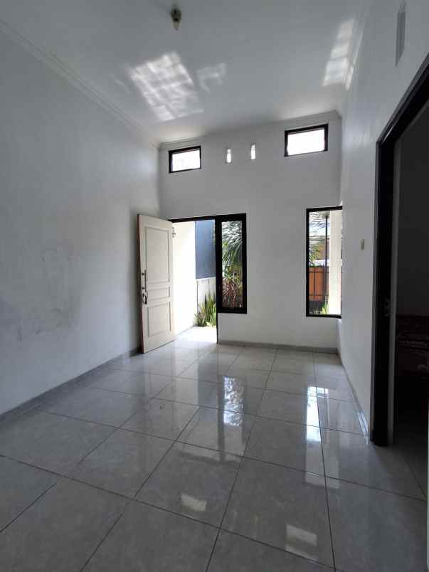 dijual rumah lokasi perumahan bandara pakis malang