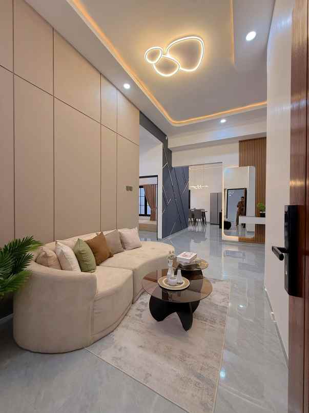 dijual rumah lokasi perumahan spi sukun kota malang