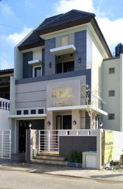 dijual rumah maguwoharjo depok sleman