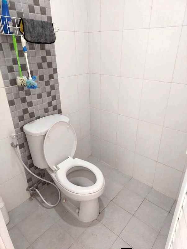 dijual rumah maguwoharjo kec depok kab