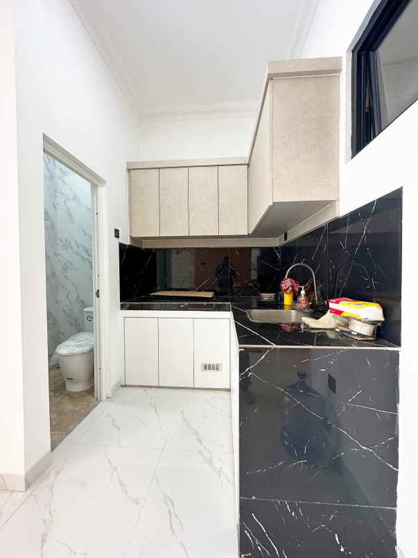 dijual rumah mampang