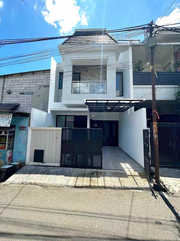 dijual rumah mampang