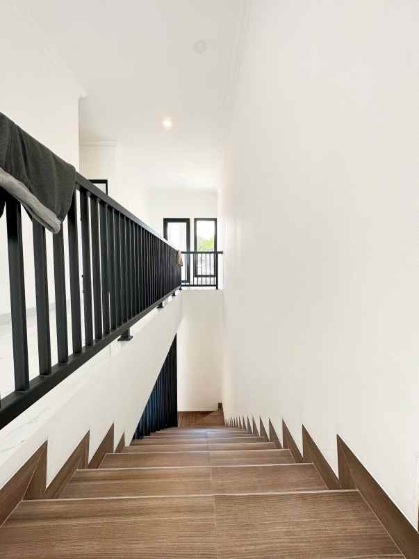 dijual rumah mampang