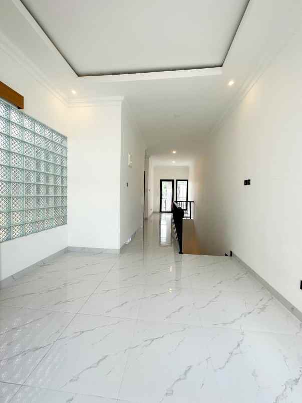 dijual rumah mampang