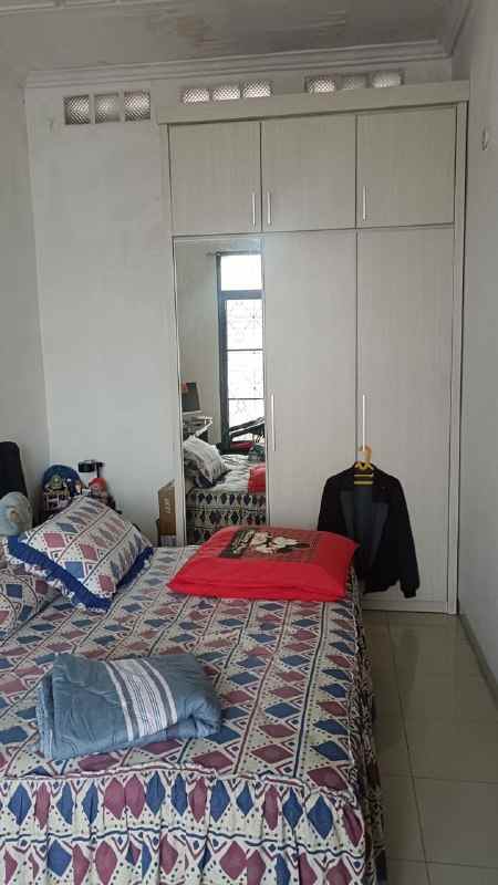 dijual rumah manyar kertoadi