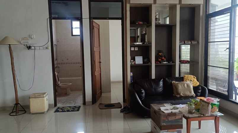 dijual rumah manyar kertoadi
