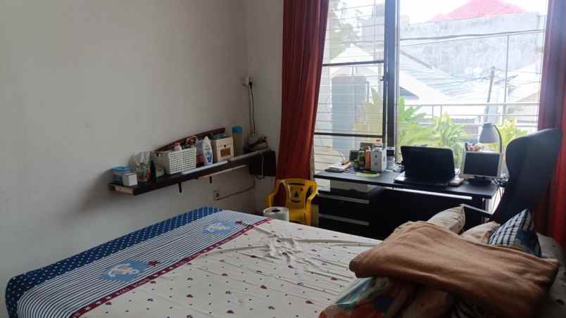 dijual rumah manyar kertoadi