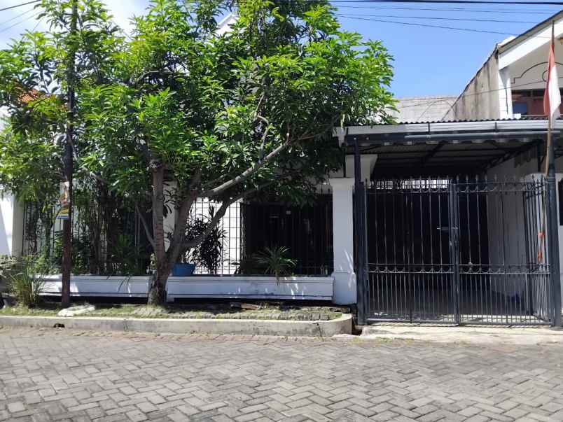 dijual rumah manyar tirtoyoso