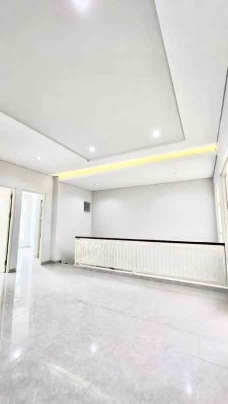 dijual rumah manyar tirtoyoso sukolilo