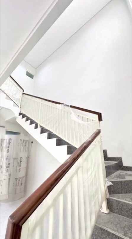 dijual rumah manyar tirtoyoso sukolilo