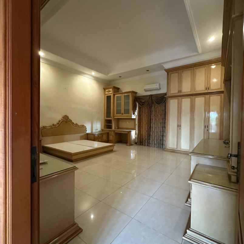 dijual rumah margorejo indah