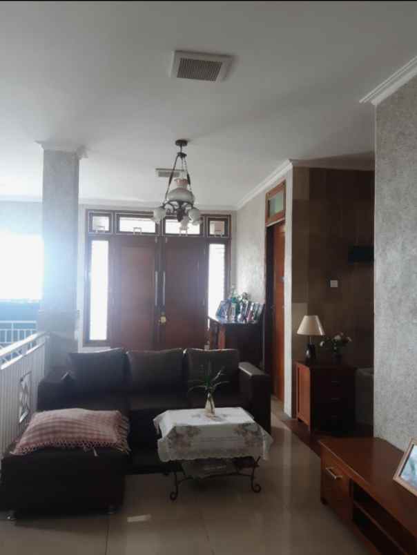 dijual rumah meruyung limo depok