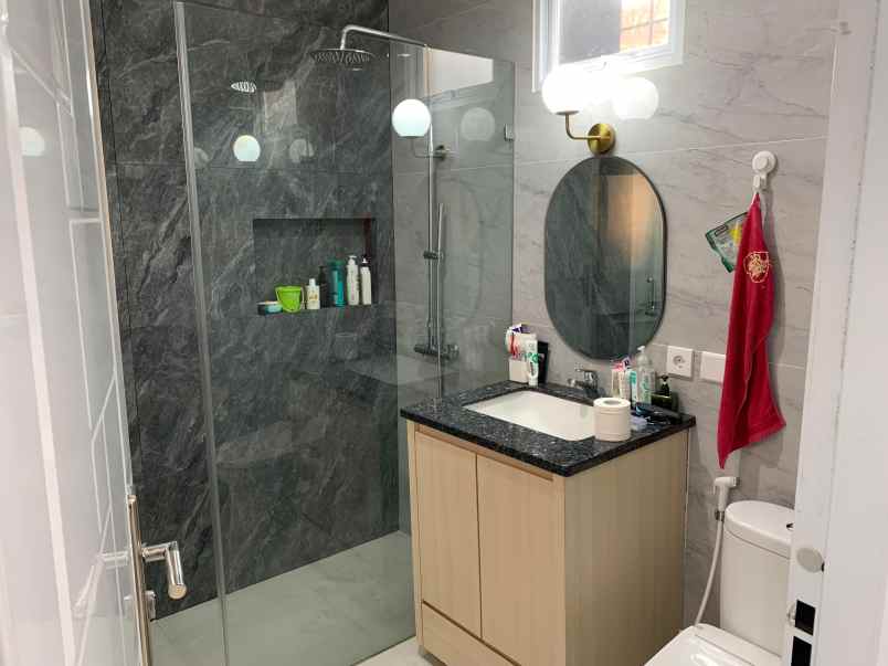 dijual rumah metland menteng cakung timur