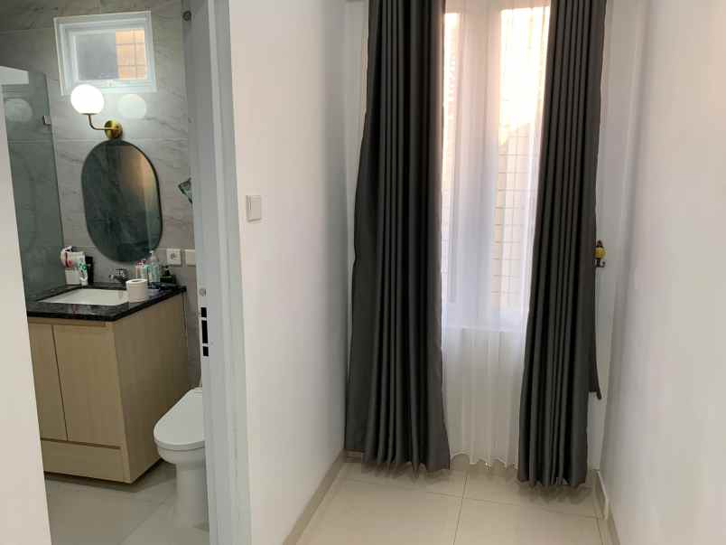 dijual rumah metland menteng cakung timur