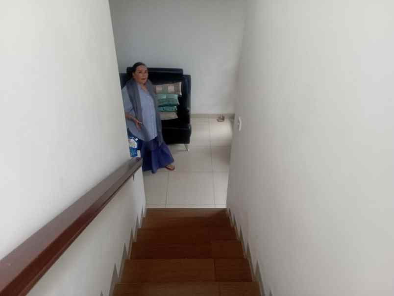 dijual rumah metro marina ancol