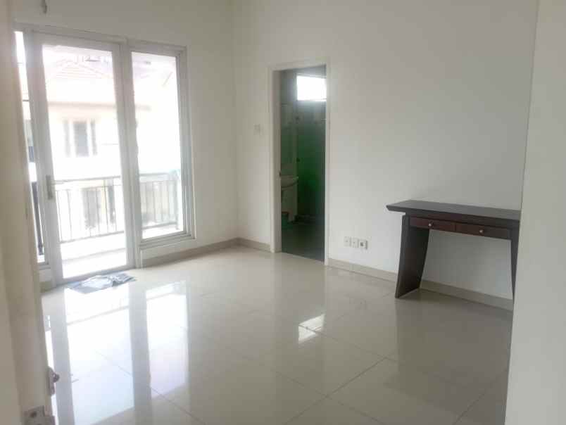 dijual rumah metro marina ancol