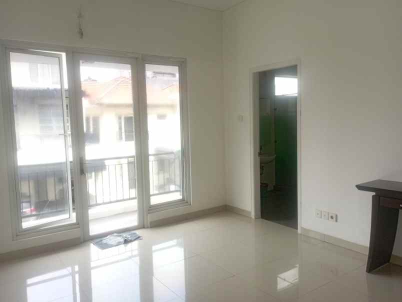 dijual rumah metro marina ancol
