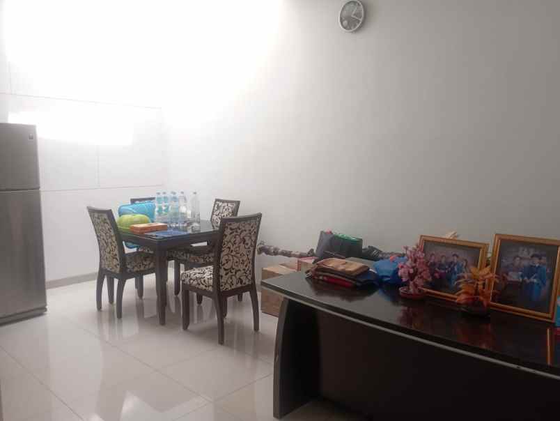 dijual rumah metro marina ancol