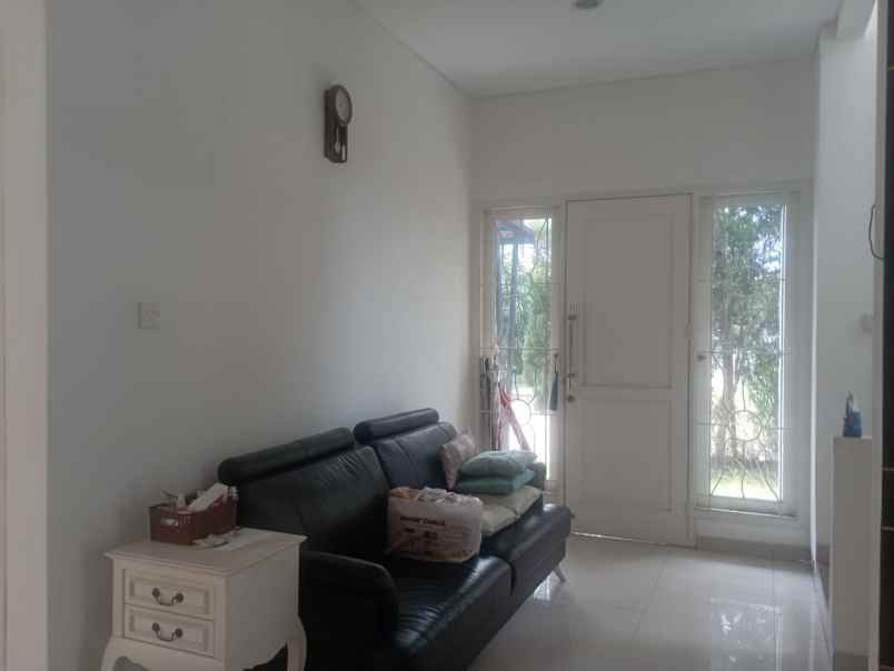 dijual rumah metro marina ancol