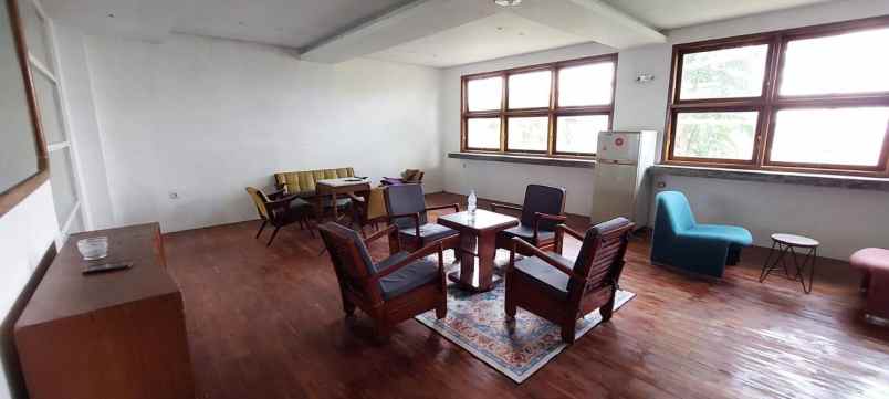 dijual rumah mewah 3 lantai sayap setiabudi bandung