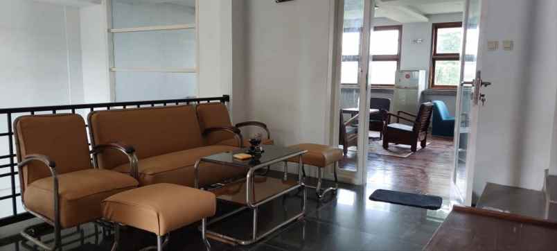 dijual rumah mewah 3 lantai sayap setiabudi bandung