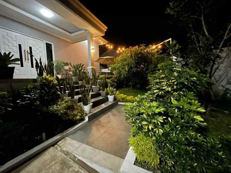 dijual rumah mewah di leuwinanggung cibubur depok