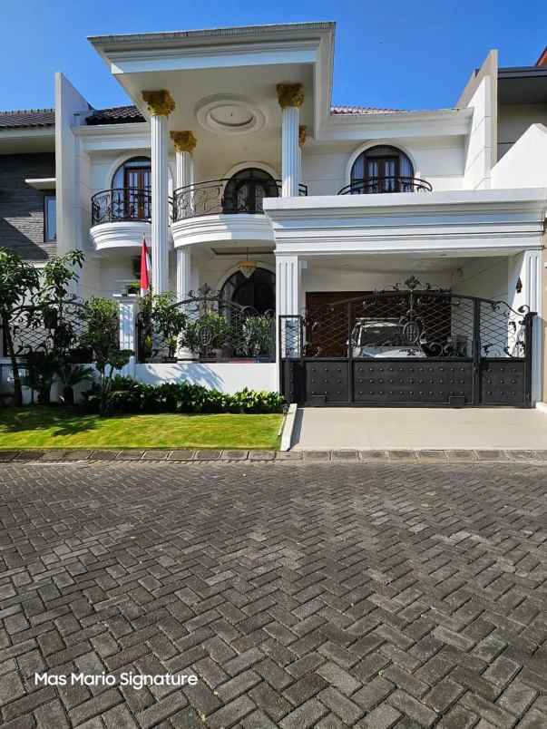dijual rumah mewah di nieuw indie araya kota malang