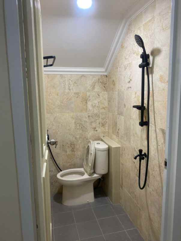 dijual rumah modern minimalis 2 lantai kodau jatimekar