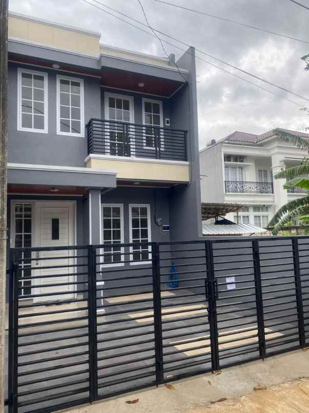 dijual rumah modern minimalis 2 lantai kodau jatimekar