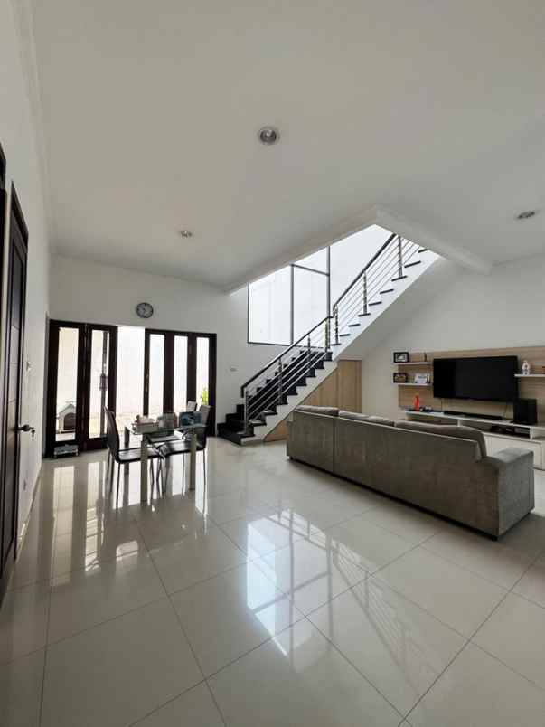dijual rumah mohamad toha