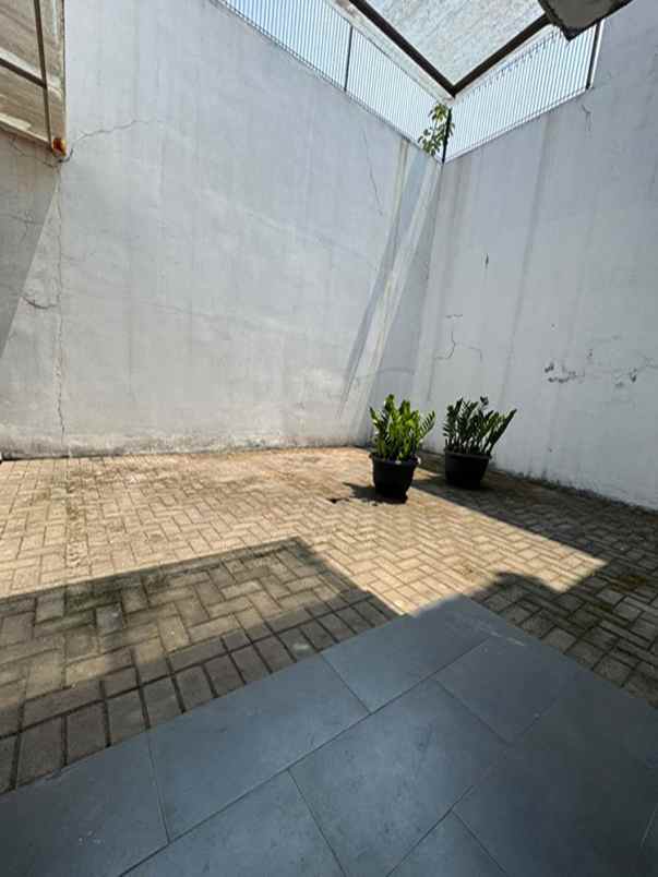dijual rumah mohamad toha