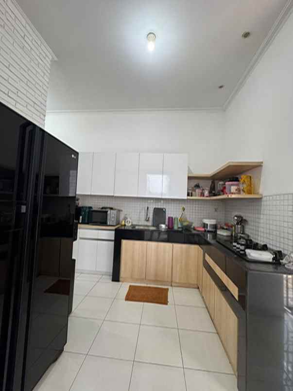 dijual rumah mohamad toha