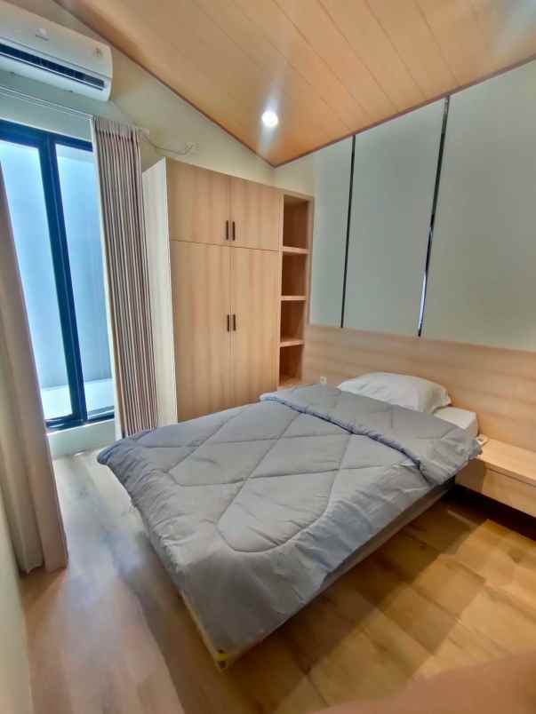 dijual rumah mulyosari