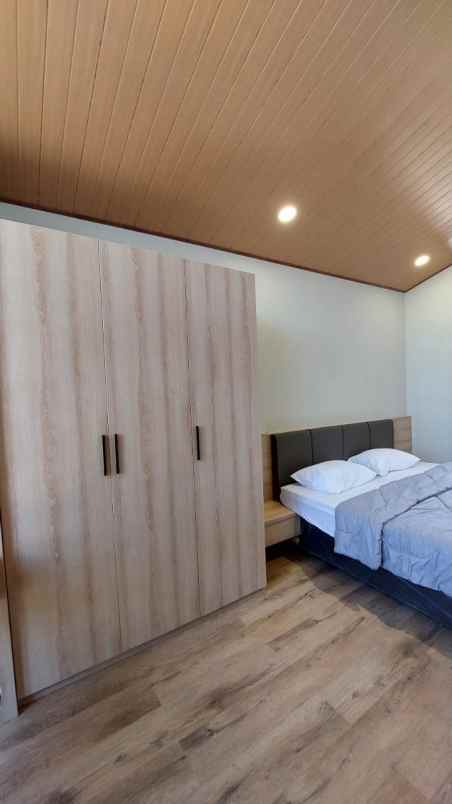 dijual rumah mulyosari