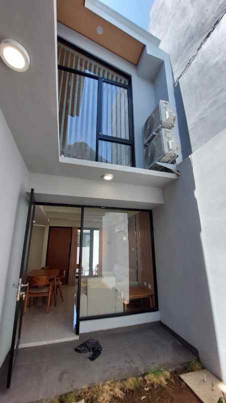 dijual rumah mulyosari