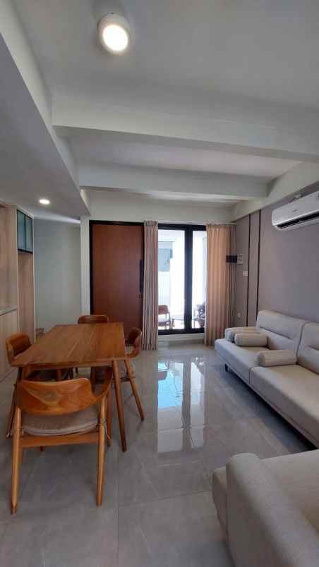 dijual rumah mulyosari