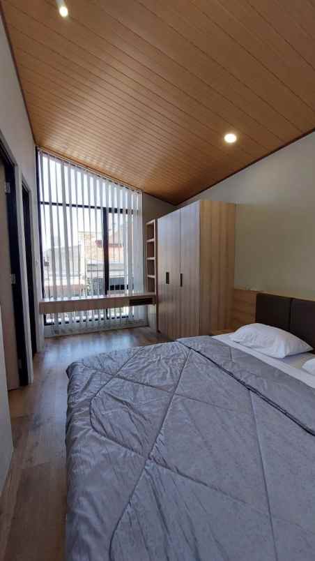 dijual rumah mulyosari