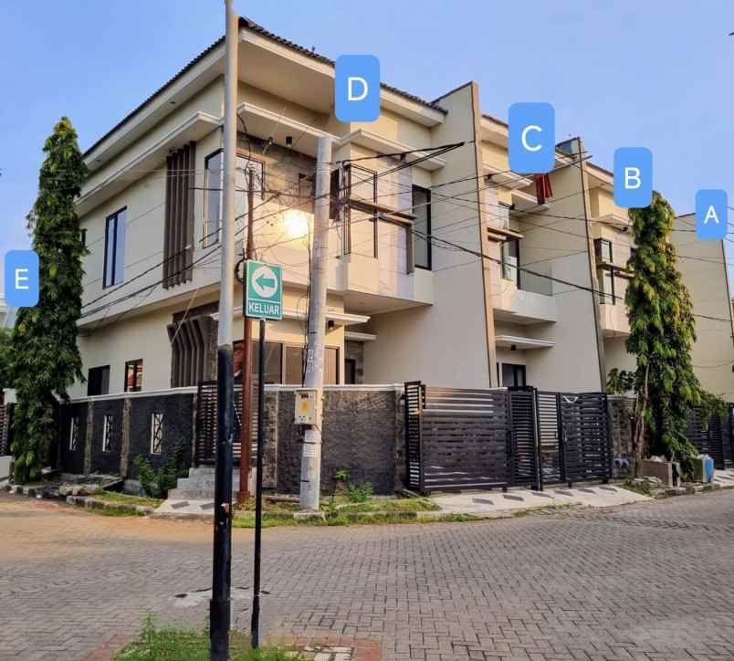 dijual rumah mulyosari prima