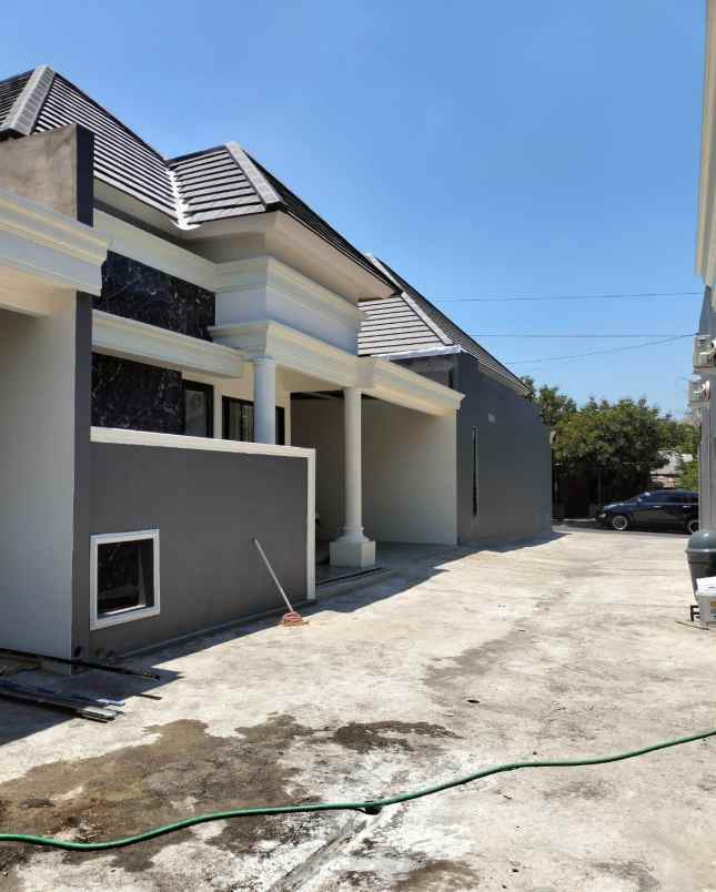 dijual rumah ngemplak