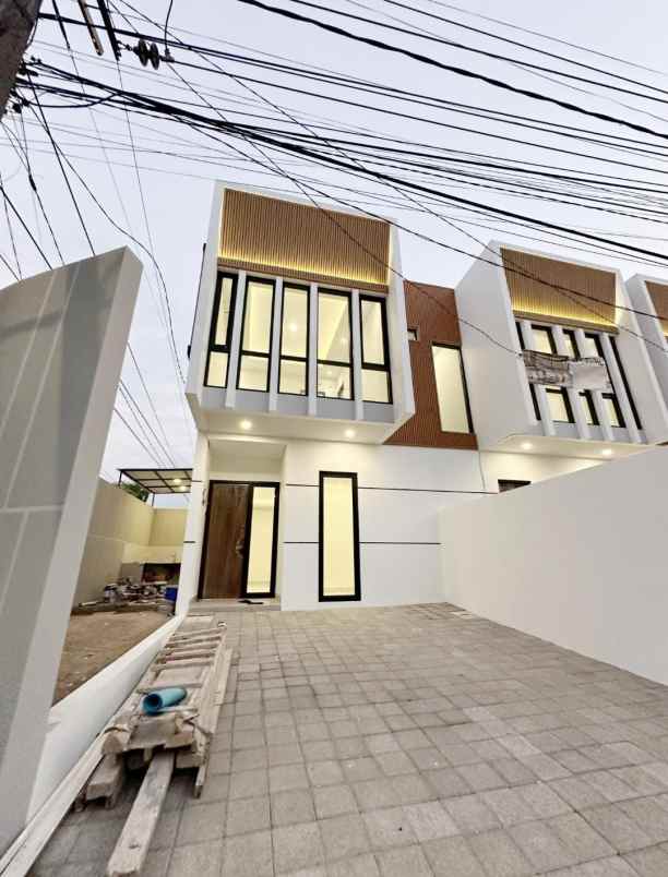 dijual rumah nirwana eksekutif
