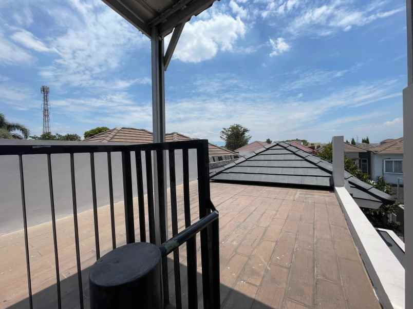 dijual rumah nyaman di bukit golf cibubur
