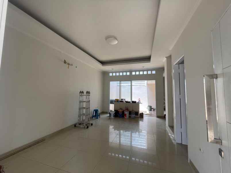 dijual rumah nyaman di bukit golf cibubur