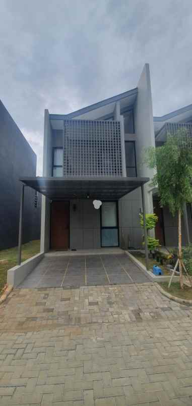 dijual rumah o2 grand wisata