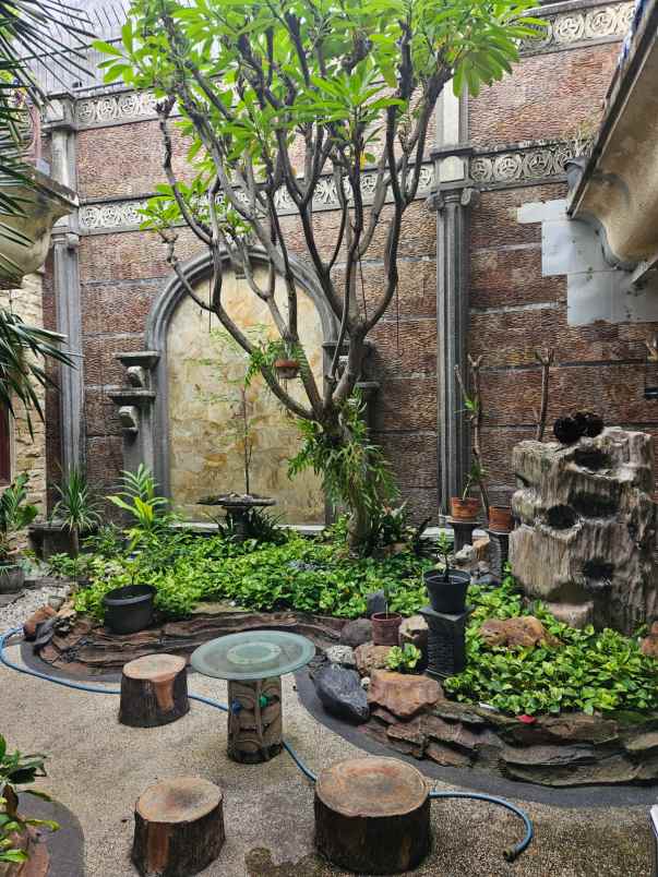 dijual rumah pakuwon city