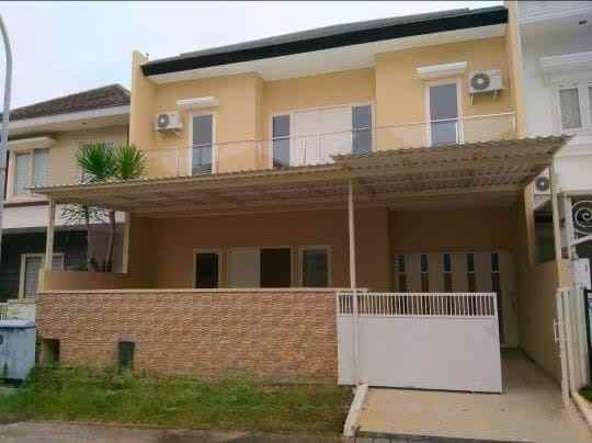 dijual rumah pakuwon city